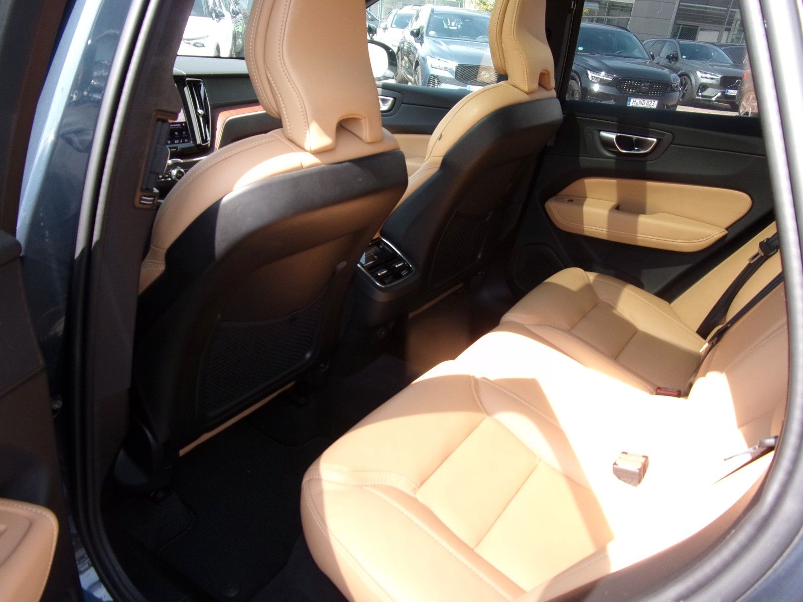 Volvo XC 60 B4 Ultimate Dark AWD foto 5