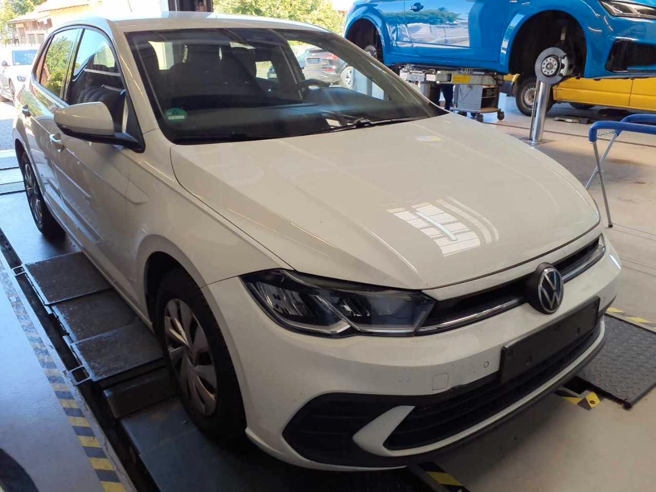 Volkswagen Polo VI 1.0 TSI Navi LED Carplay SHZ