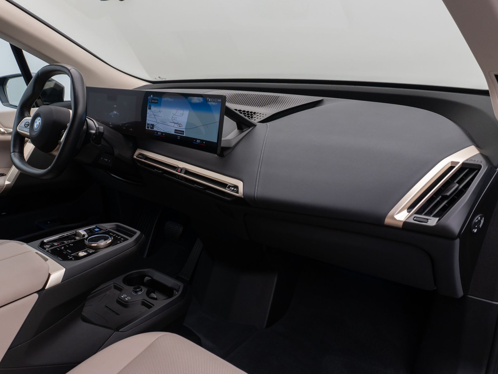 Fahrzeugabbildung BMW iX xD40 Laser 360° H/K DAB SoftCl ACC AHK 21Zoll
