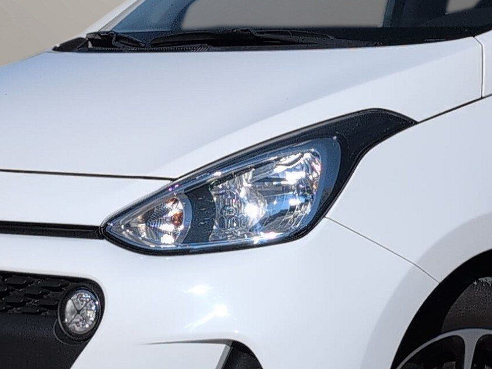 Fahrzeugabbildung Hyundai i10 1.2 PASSION GARANTIE LKHZ+SHZ+KLIMA+TEMPOMAT