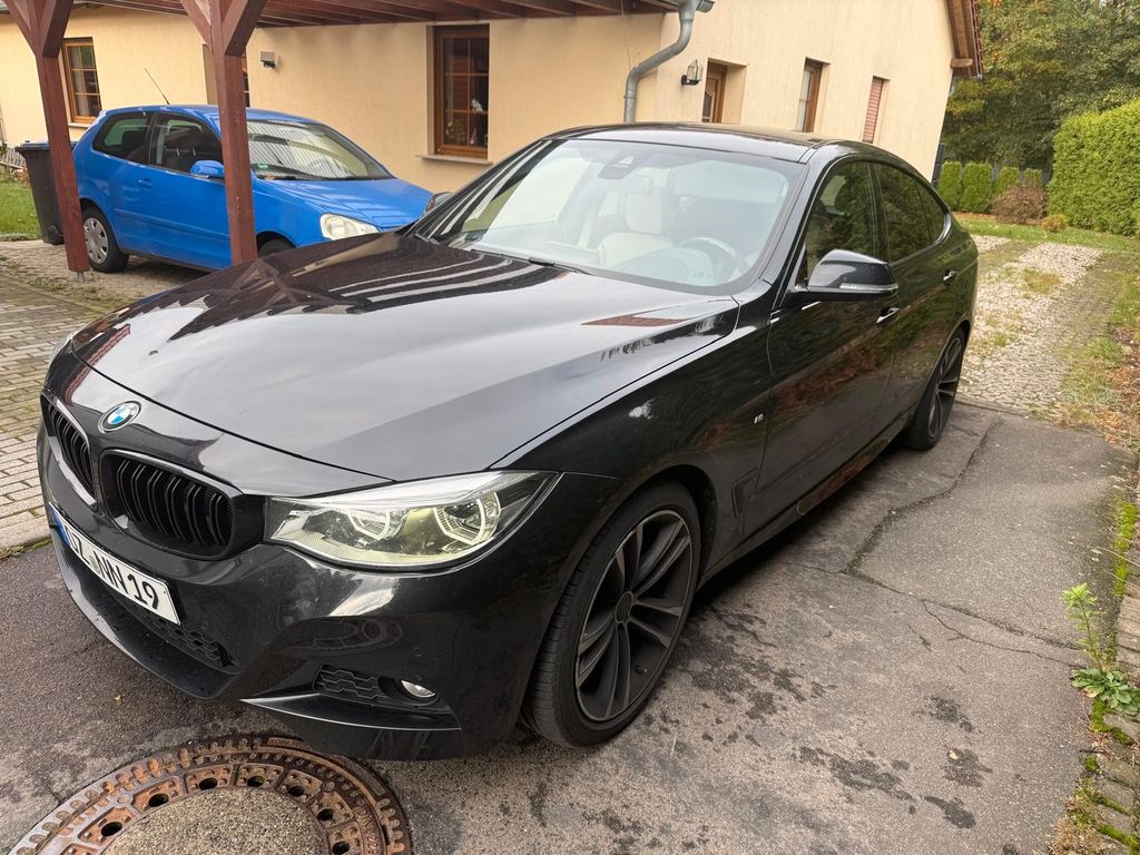 Image of BMW 330 Gran Turismo