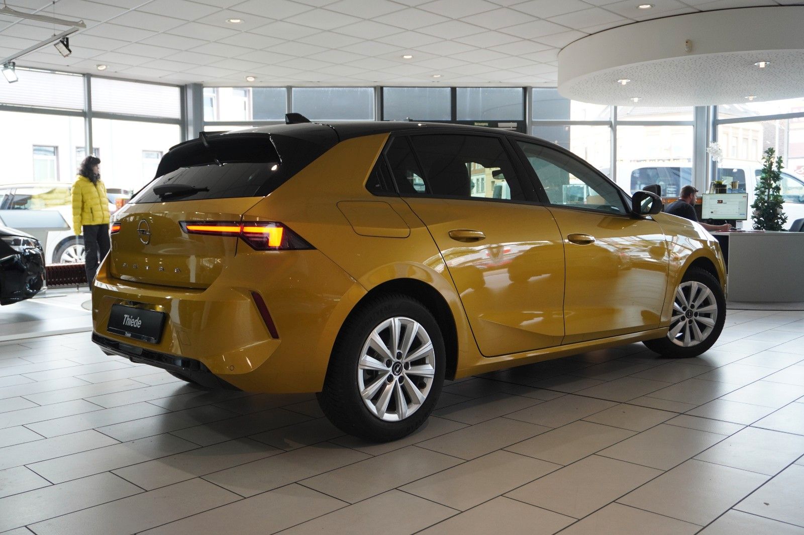 Fahrzeugabbildung Opel Astra L Lim. 1.2T ELEGANCE NAVI/LED/KAMERA/SPORT