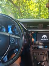 Toyota Auris Hybrid Edition-S+ 1,8-l-VVT-i Edition-S+ - Toyota Auris Unfallwagen