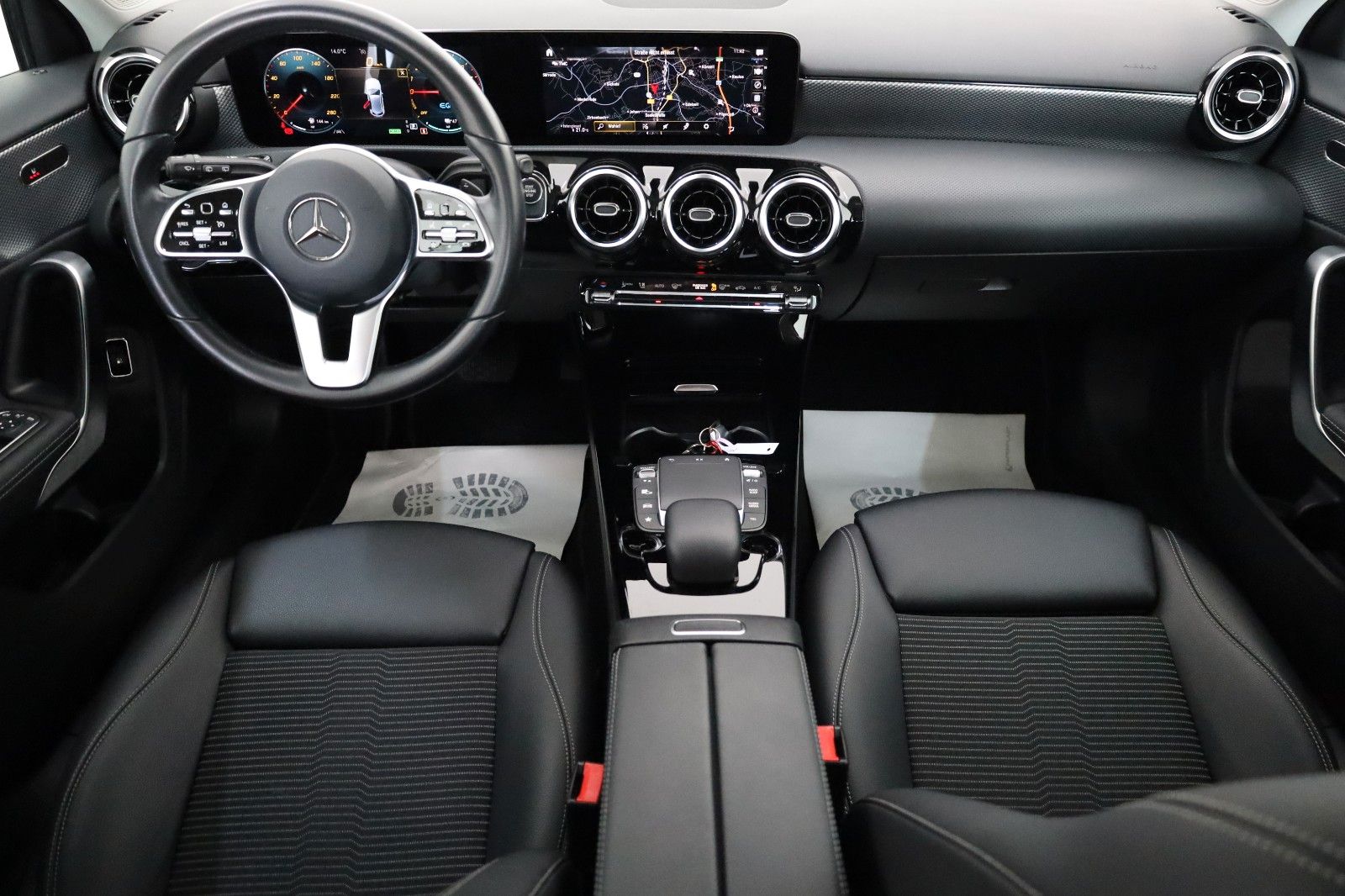 Fahrzeugabbildung Mercedes-Benz A 250 e Progressive,T.Leder,Navi,LED,SH, SR+WR