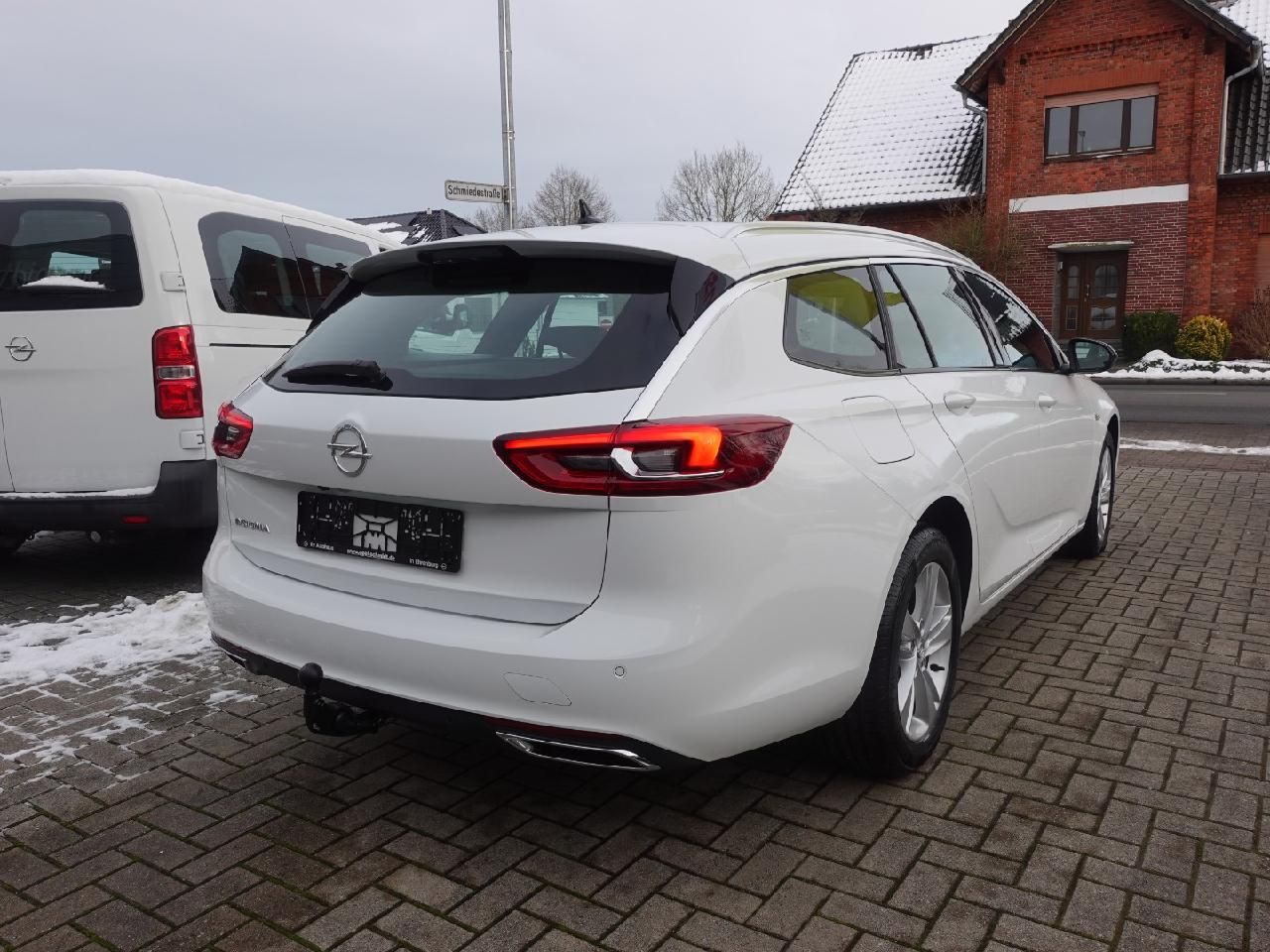 Fahrzeugabbildung Opel Insignia Sports Tourer 2,0 Business