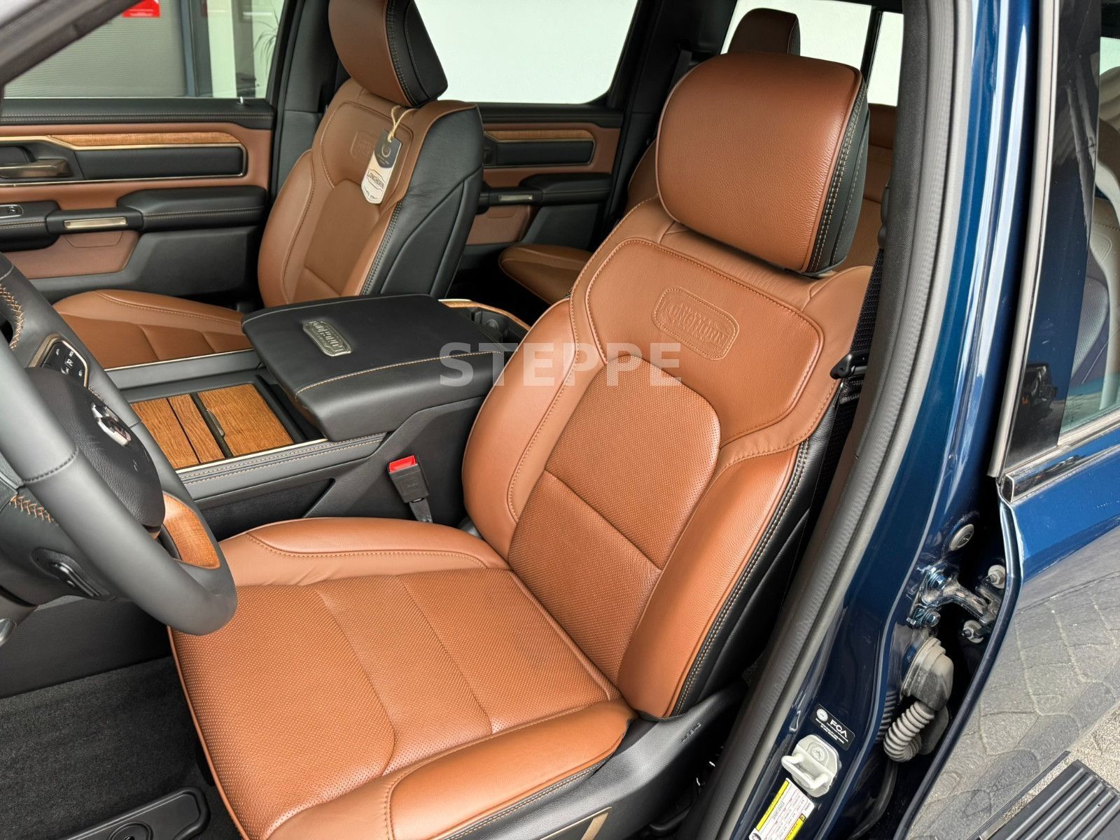 Dodge RAM 1500 5,7 V8 HEMI LONGHORN Luftfederung AHK