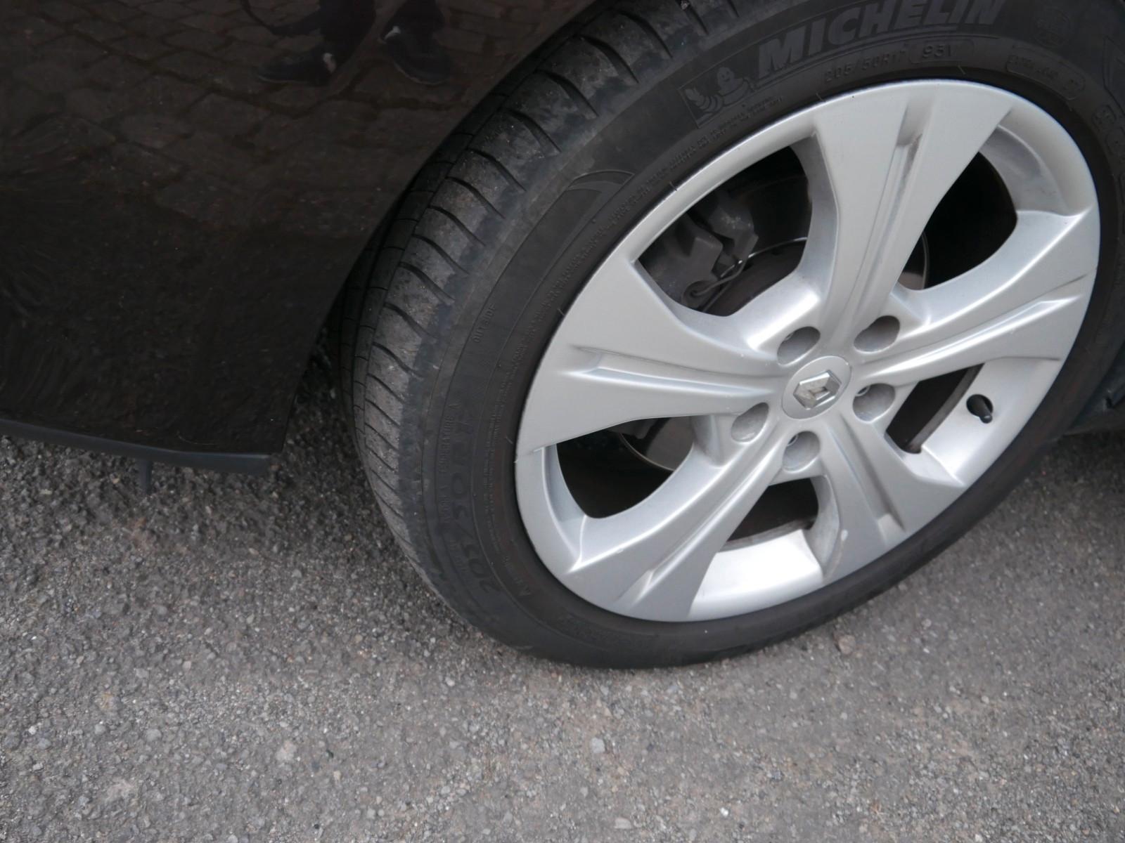 Renault Megane 2011 — photo 14