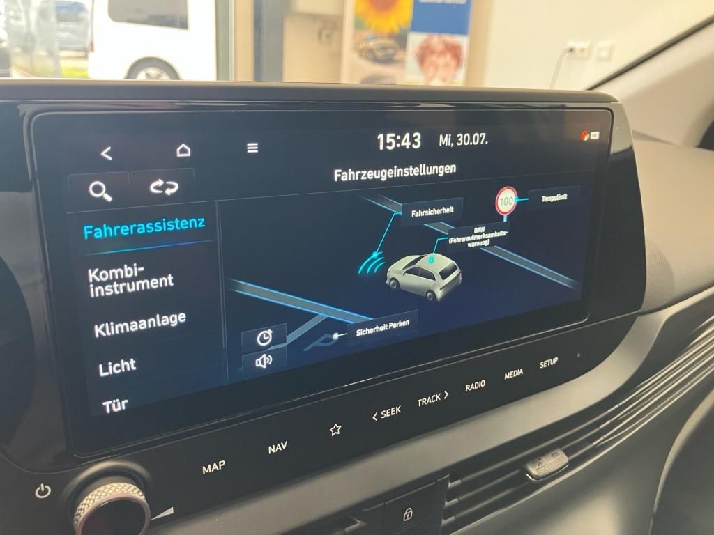 Fahrzeugabbildung Hyundai i20 FL (MY25) 1.0 T-GDI (100 PS) 6-MT 2WD Navi