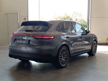 Porsche Cayenne - 4