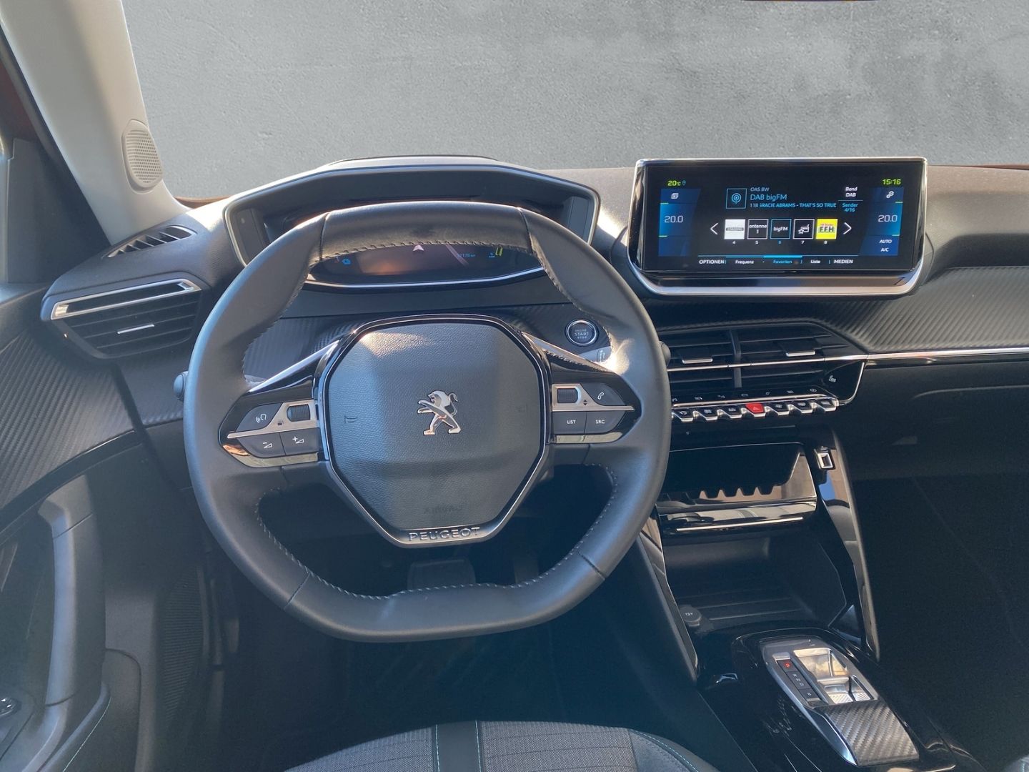 Fahrzeugabbildung Peugeot 2008 e- Allure Pack Elektromotor 136