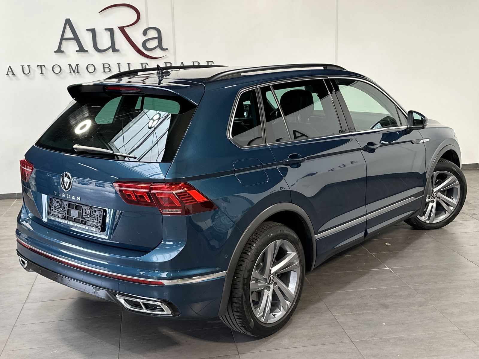 Fahrzeugabbildung Volkswagen Tiguan 2.0 TDI DSG R-Line NAV+MATRIX+AHK+ACC+KAM