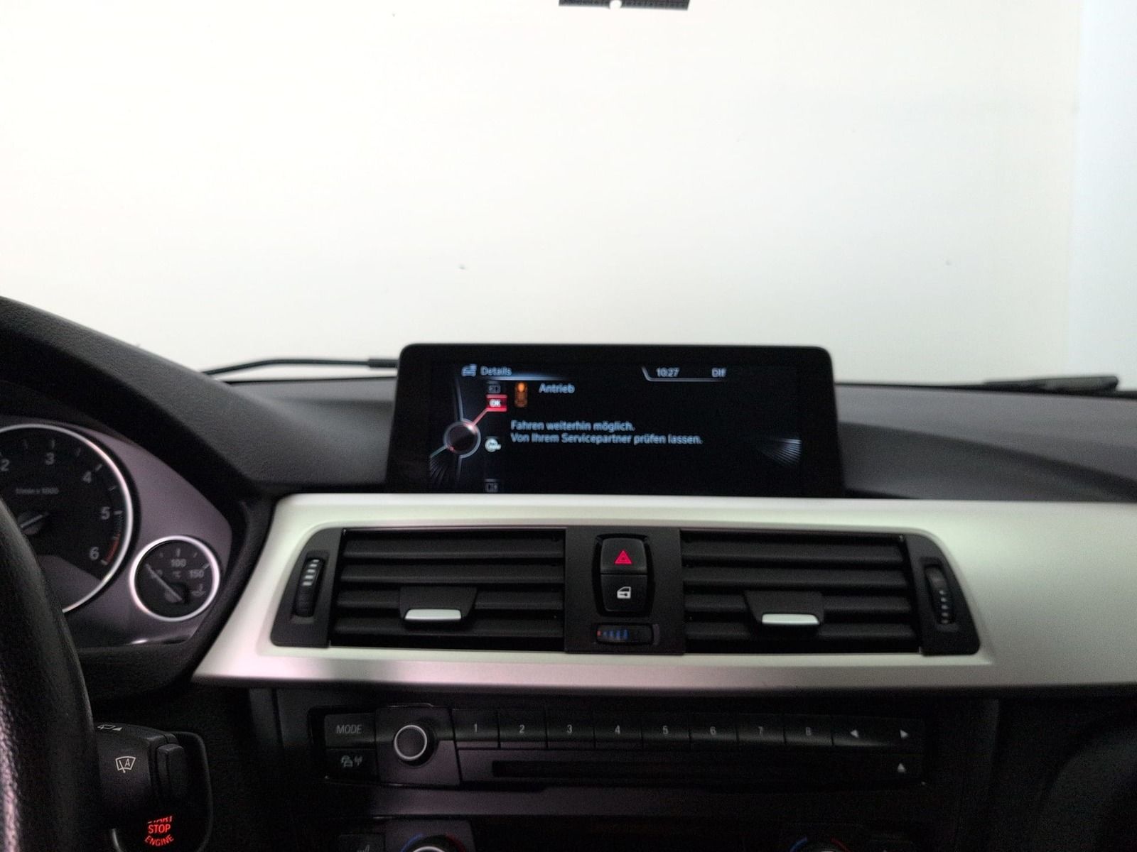 Fahrzeugabbildung BMW 320 d Touring xDrive * Leder * Bi- Xenon