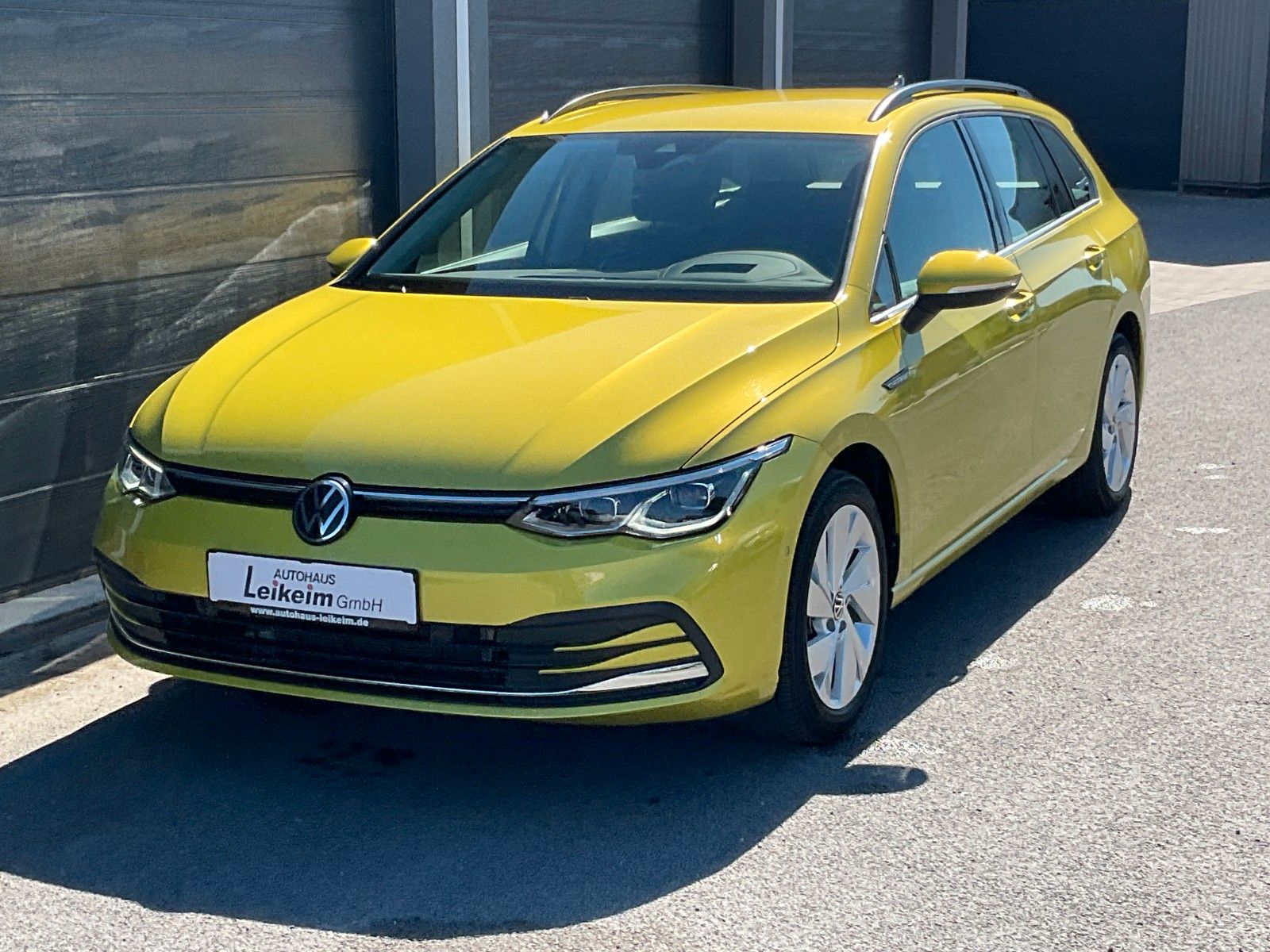 Gebrauchtwagen Volkswagen Golf Golf Variant 1,5 TSi Style – DSG * HUD * AHK in Bamberg