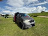 Volkswagen T5 Caravelle - rote Volkswagen T5 Caravelle