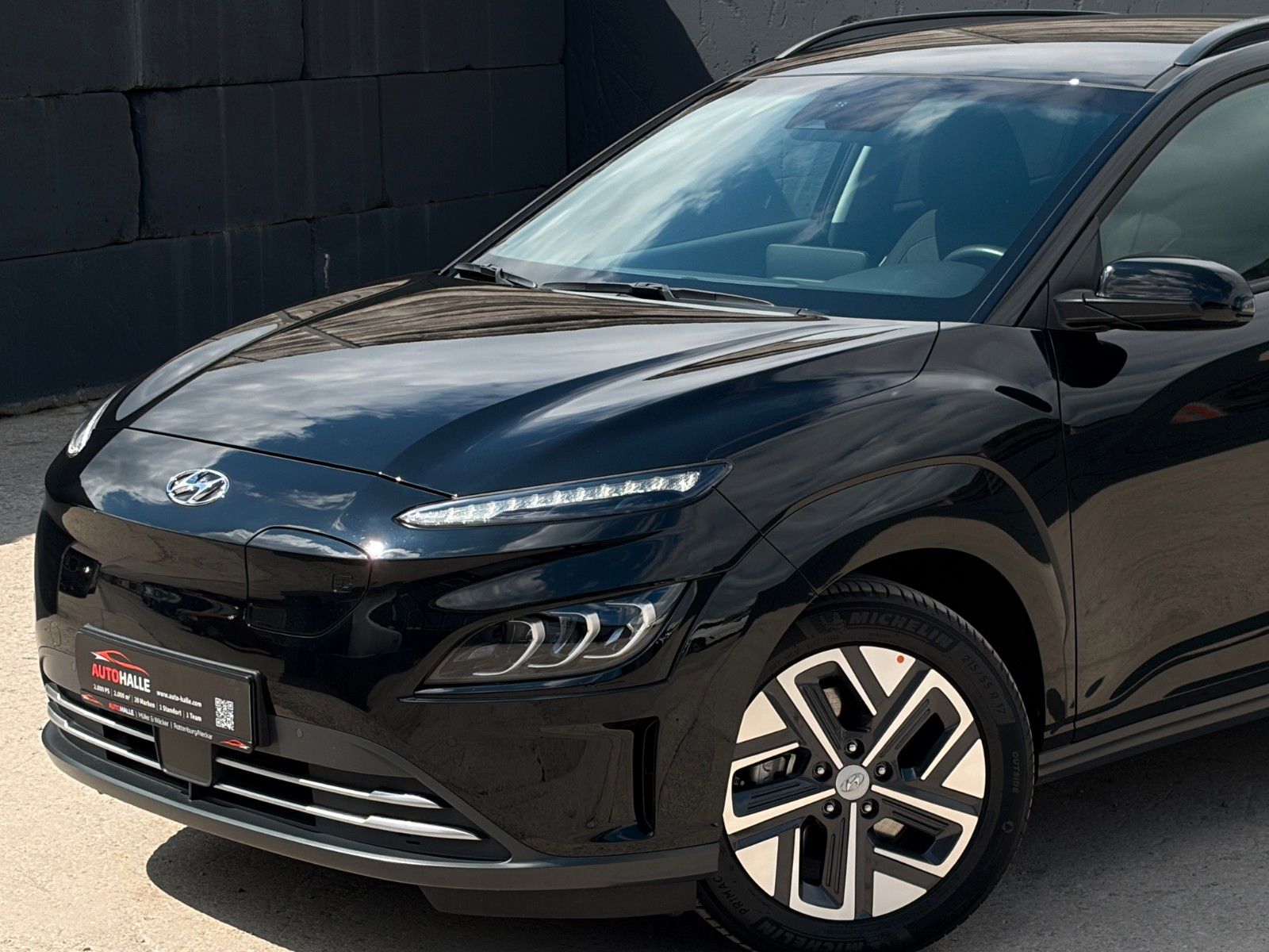 Fahrzeugabbildung Hyundai KONA E Trend SHZ LHZ ACC LKA LFA CarPl. LED WiFi