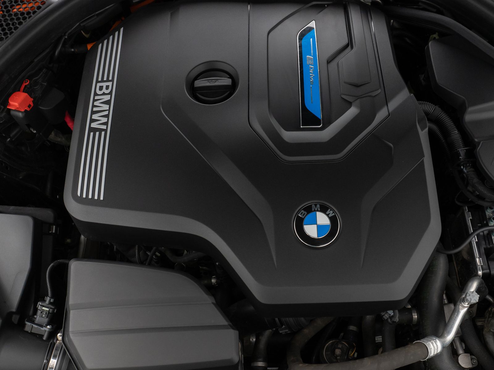 Fahrzeugabbildung BMW 330e  M Sport Kamera Laser HUD DAB HiFi Komfort