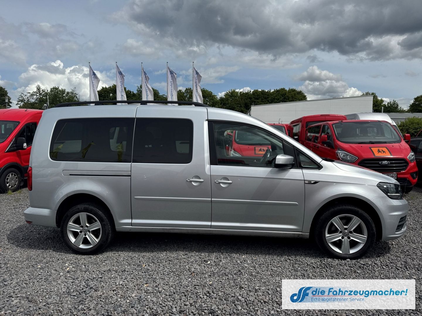 Fahrzeugabbildung Volkswagen Caddy Maxi Trendline BMT Mehrzonenklima *EXPORT