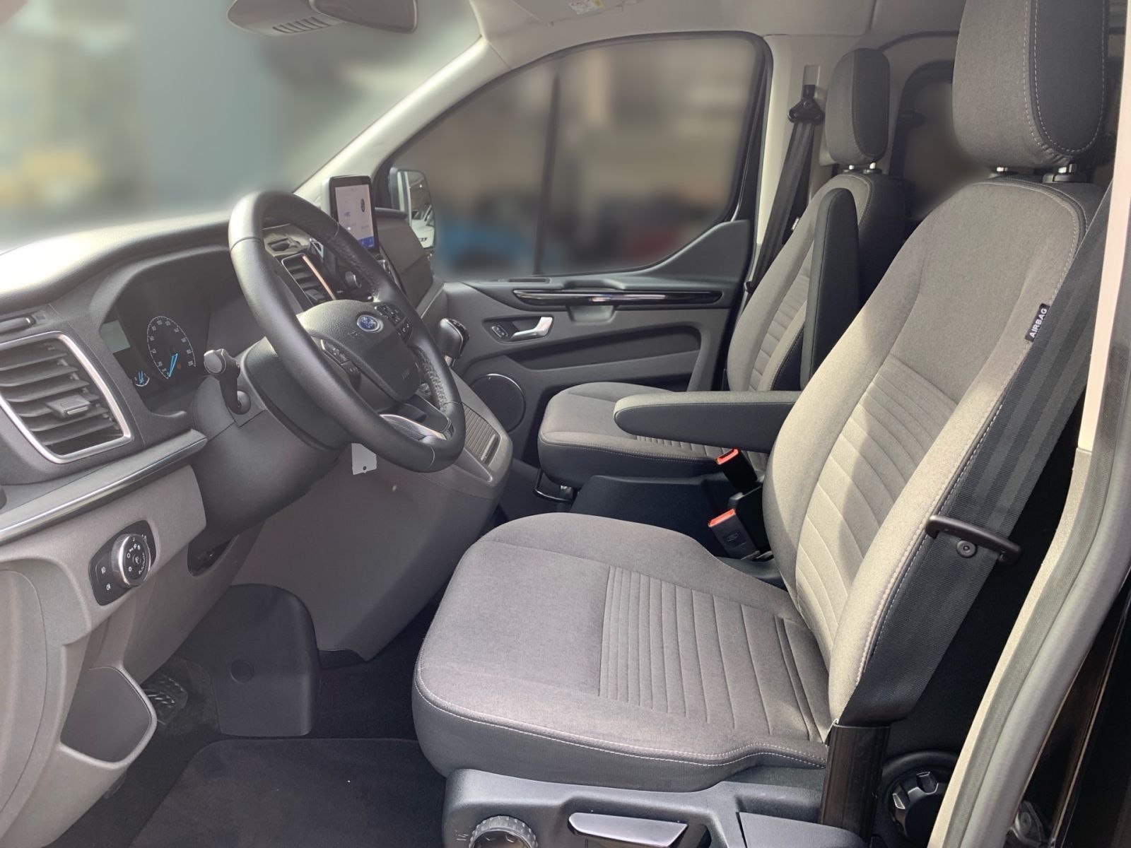 Fahrzeugabbildung Ford Tourneo Custom 2.0 TDCi 185PS Titanium Camper +
