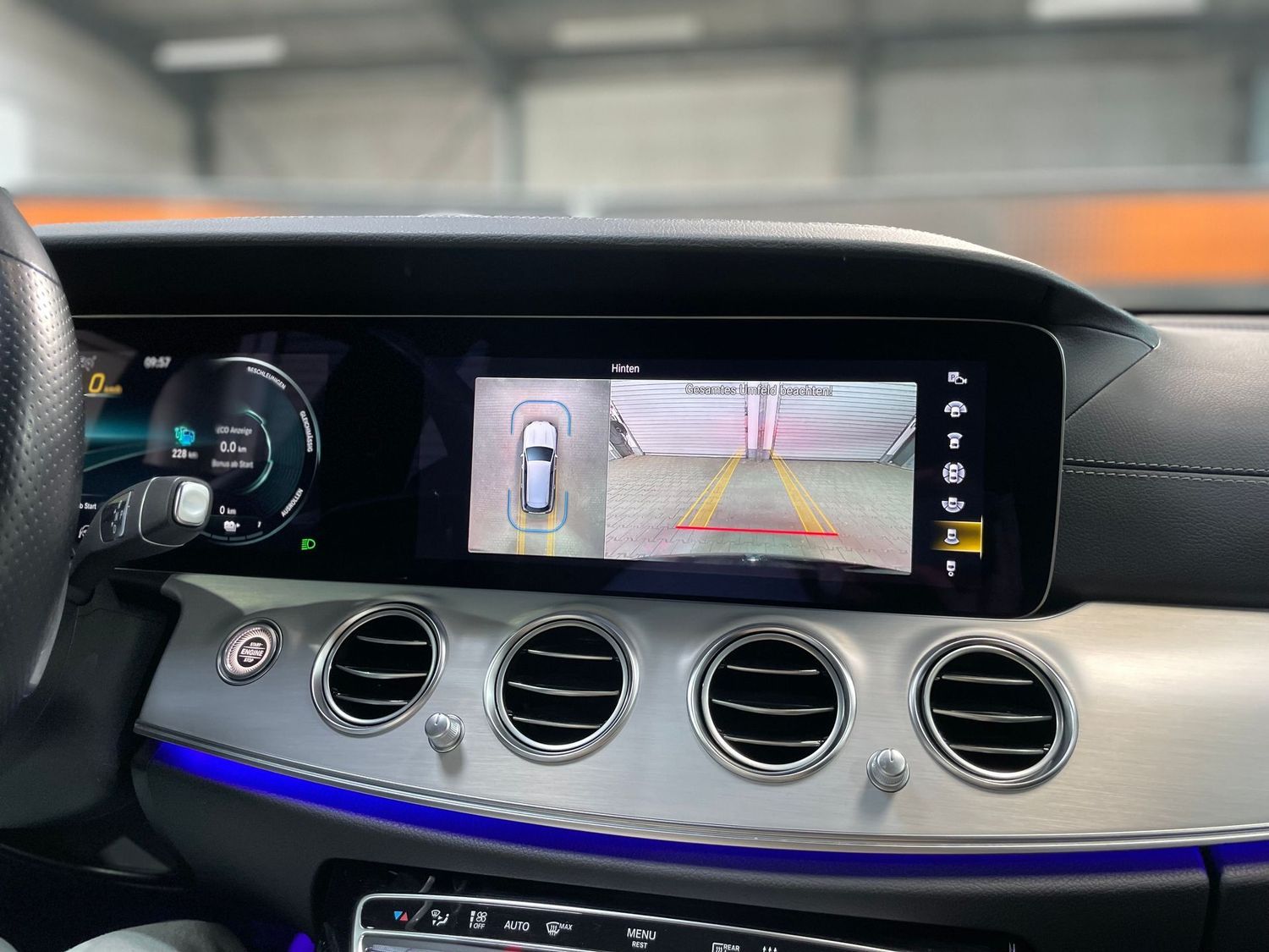 Fahrzeugabbildung Mercedes-Benz E 300 e AMG #Wide.#LED#Distr.#Memory#HeadUp#360°