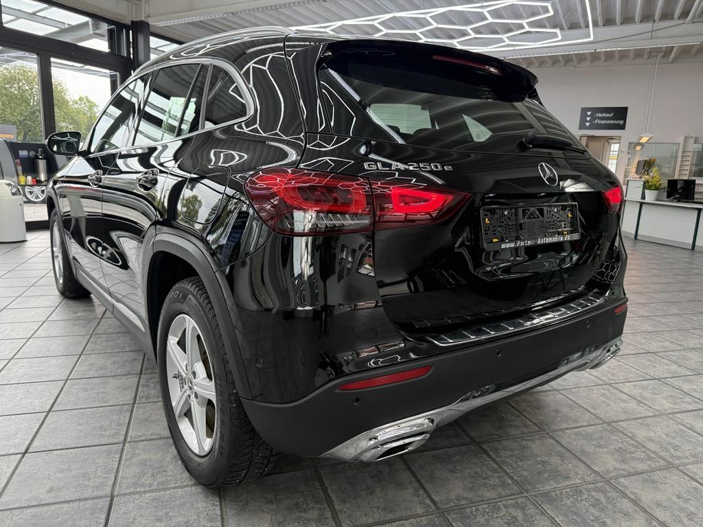 Mercedes-Benz GLA e, 1 Hand, Leder, Kamera, Widescreen, миниатюра 10