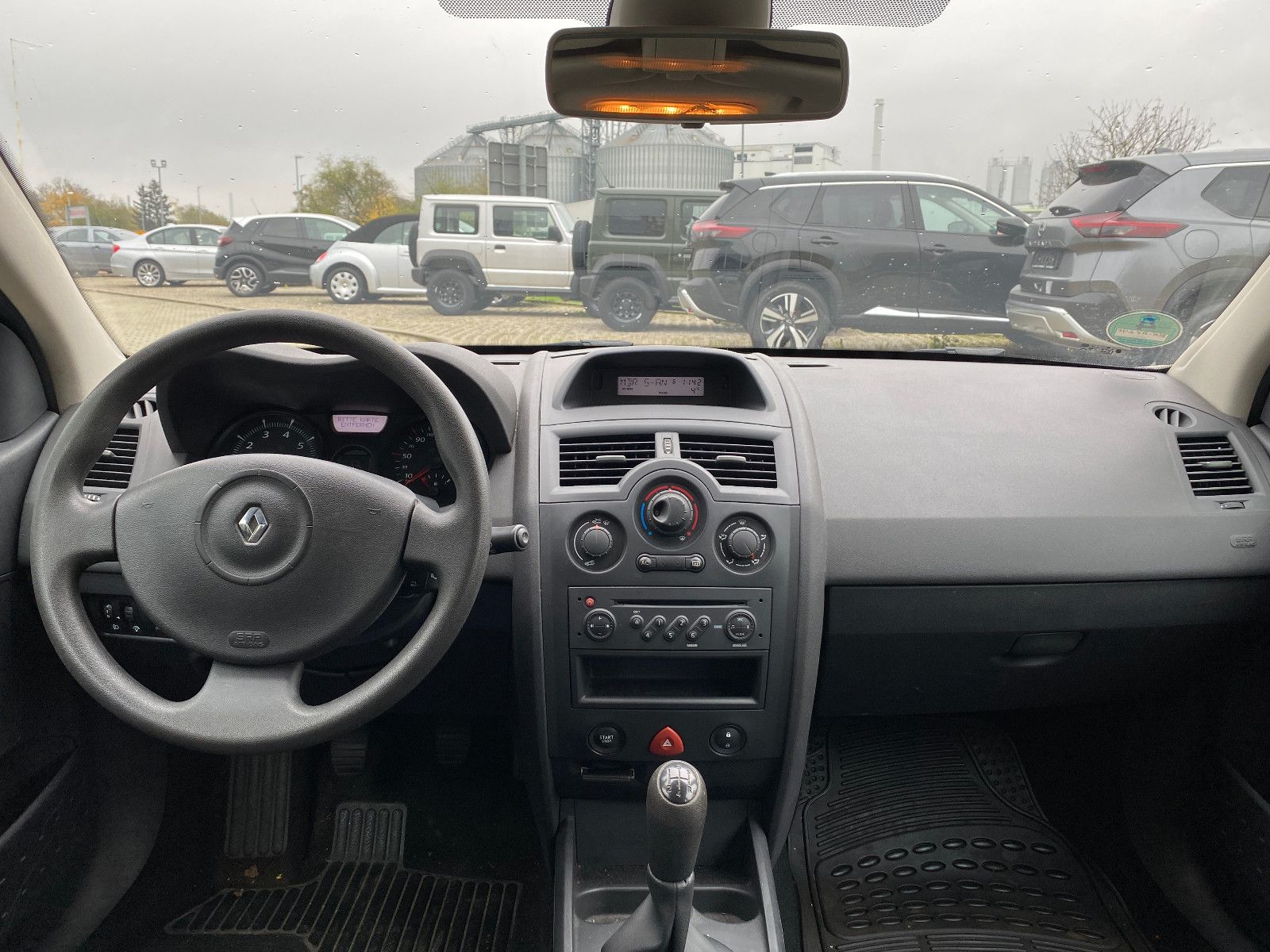 Fahrzeugabbildung Renault Megane Avantage 1.6 KLIMA+1.HAND+KLIMA+INSP.-NEU