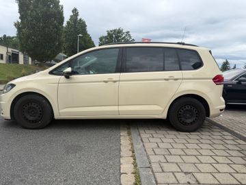 Volkswagen Touran - 5