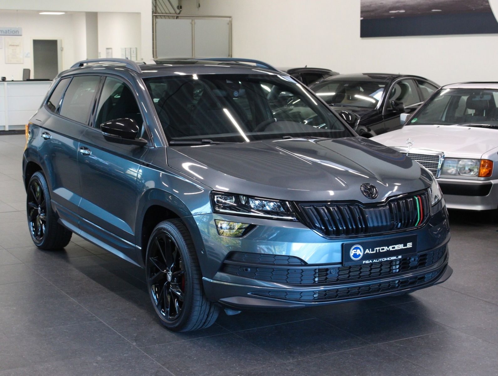 Fahrzeugabbildung SKODA Karoq Sportline 2.0 TSI 4x4 DSG*1.Hand*AHK*LED