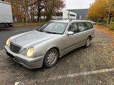 Mercedes-Benz Mercedes Benz E200 Automatik - gebrauchte Mercedes-Benz E 200 aus dem Jahr 2001