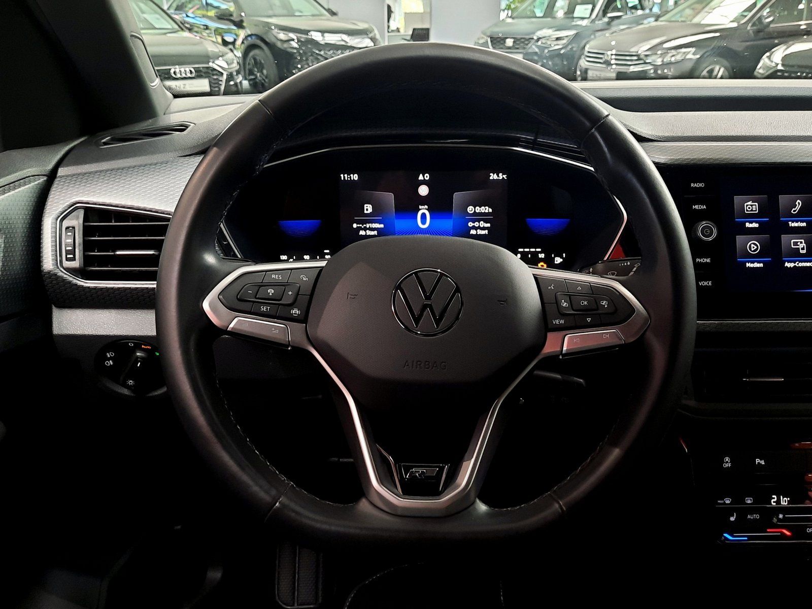 Fahrzeugabbildung Volkswagen Cross TSI DSG R-Line *Navi*Cam*LED*PDC*ACC*Sitzh