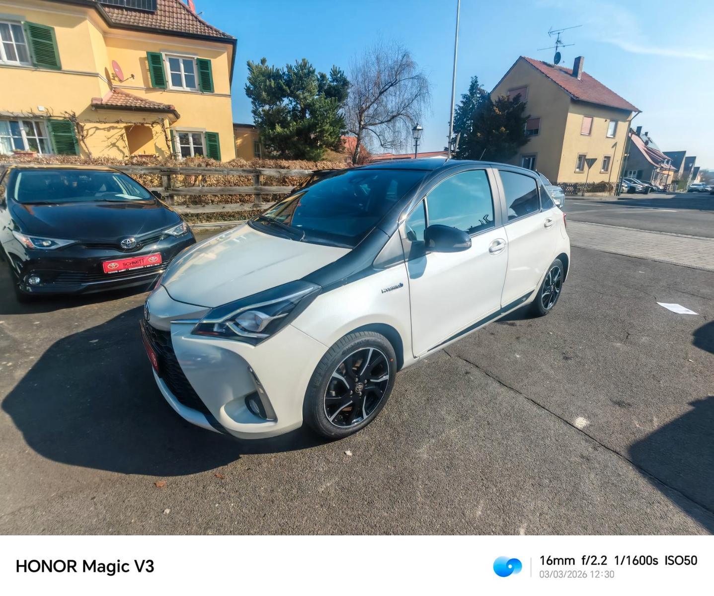 Toyota Yaris Hybrid Style Selection