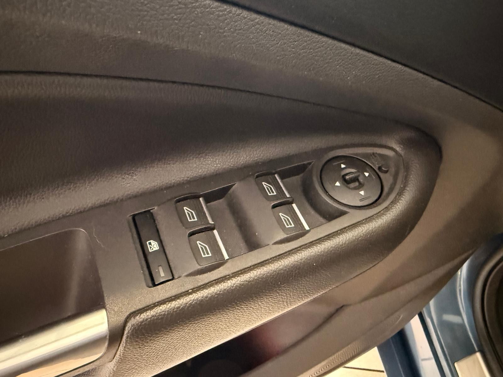 Fahrzeugabbildung Ford Kuga ST-Line / NAVI/ KLIMA/AHK/ALLRAD