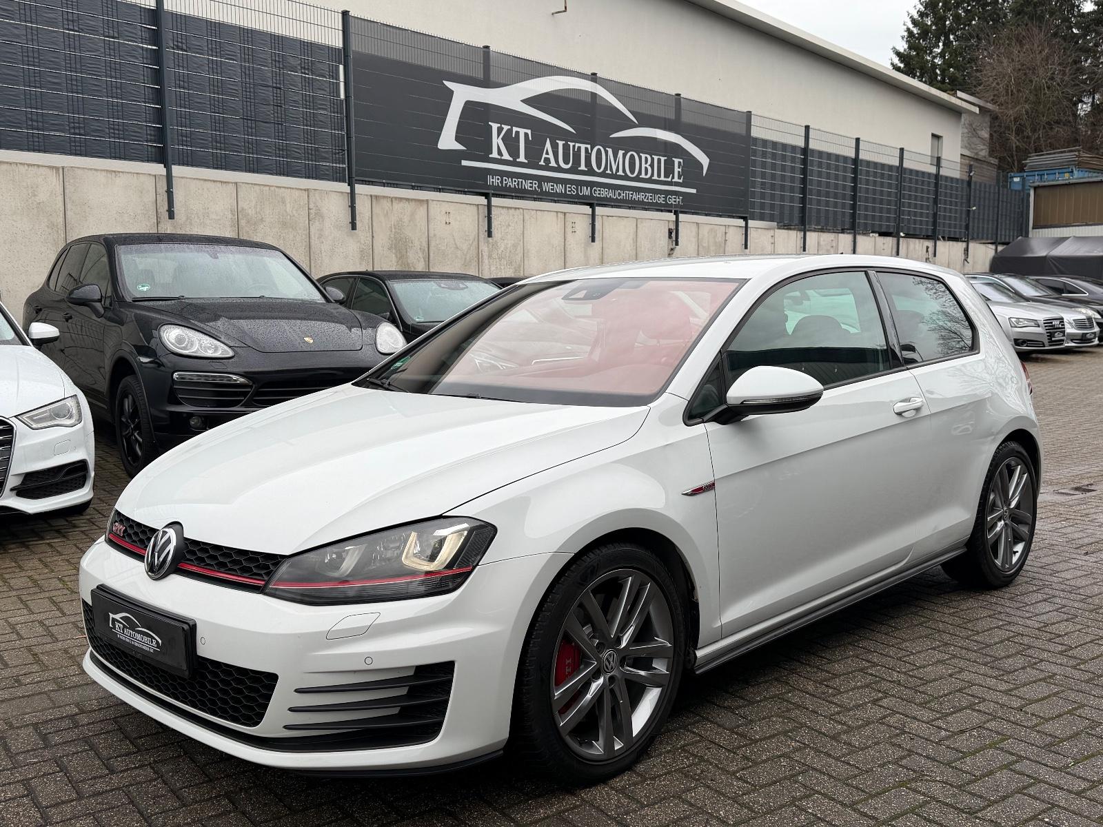 Volkswagen Golf VII Lim. GTI Performance BMT Dsg/Navi/Xenon