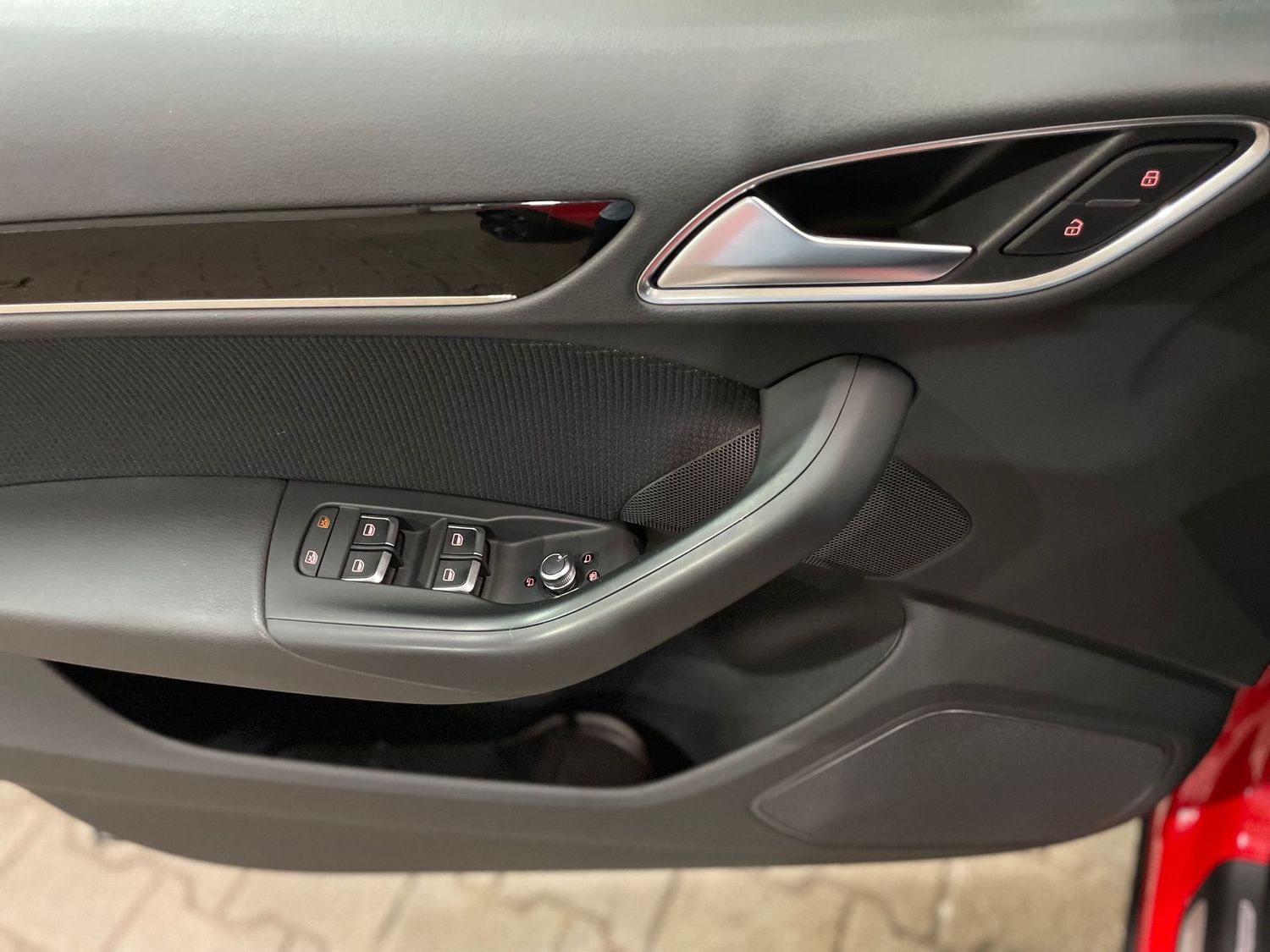 Fahrzeugabbildung Audi Q3 2.0TFSI quat S line Competition#LED#Black#20"