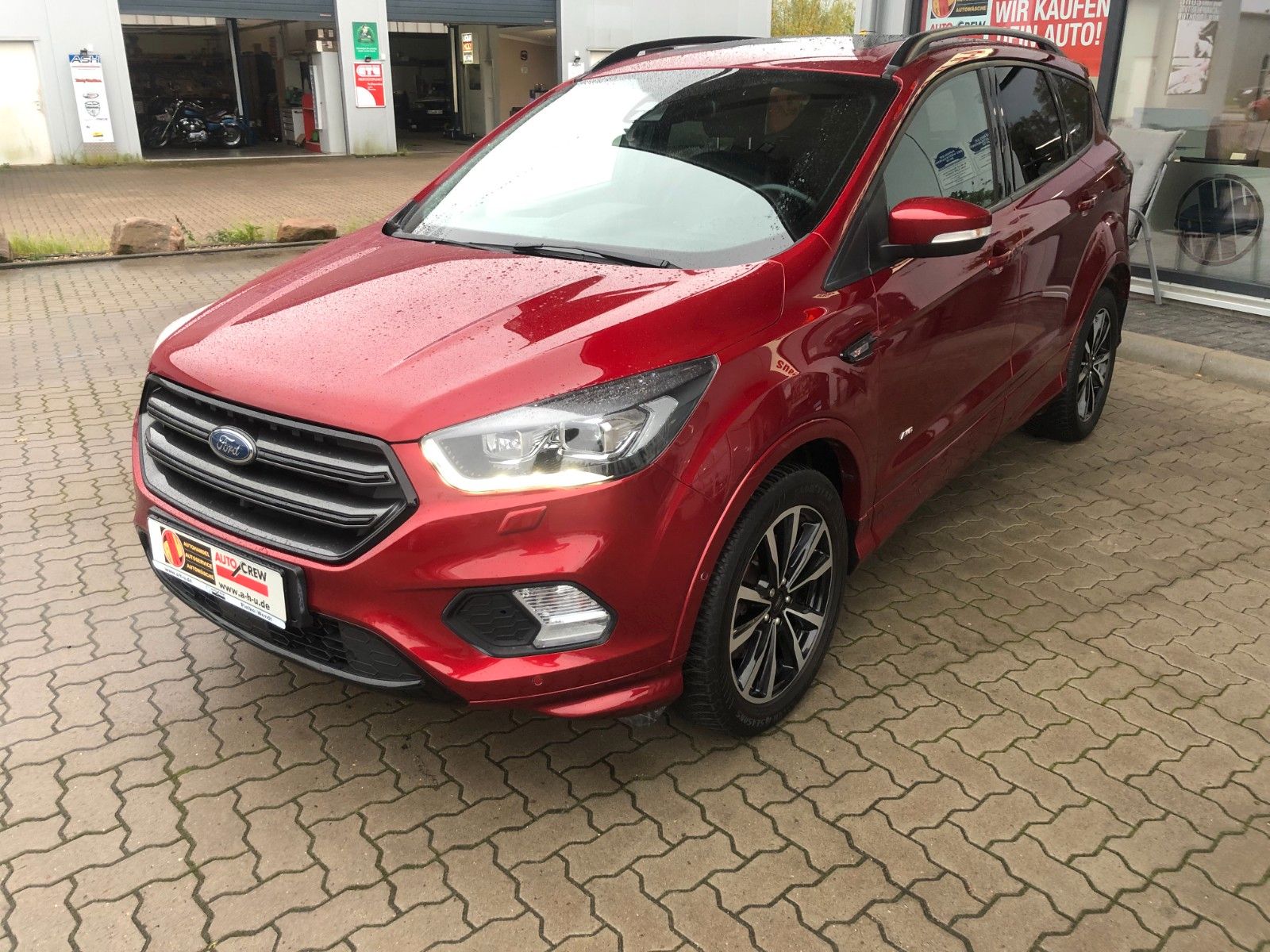 Fahrzeugabbildung Ford Kuga ST-Line 1.6 Automatik / Schiebedach