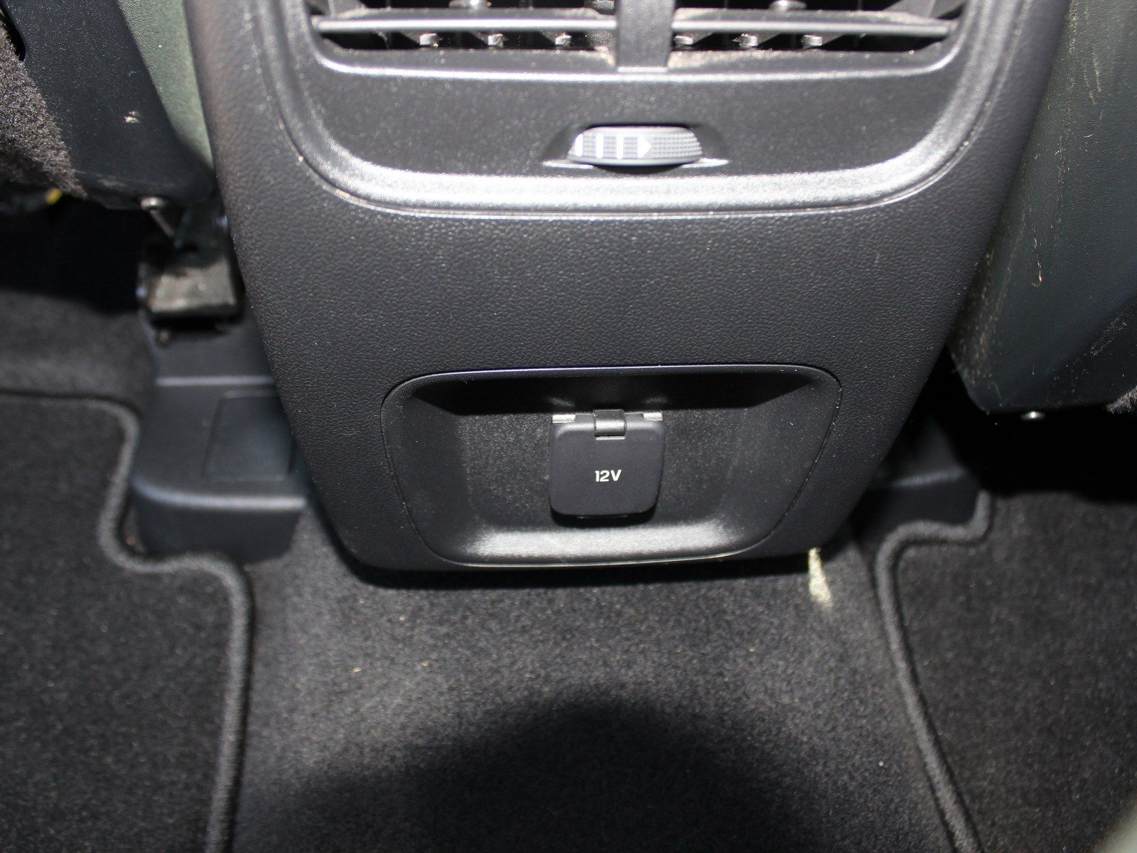 Fahrzeugabbildung Ford Kuga Plug-In Hybrid Cool & Connect 2,5 Duratec