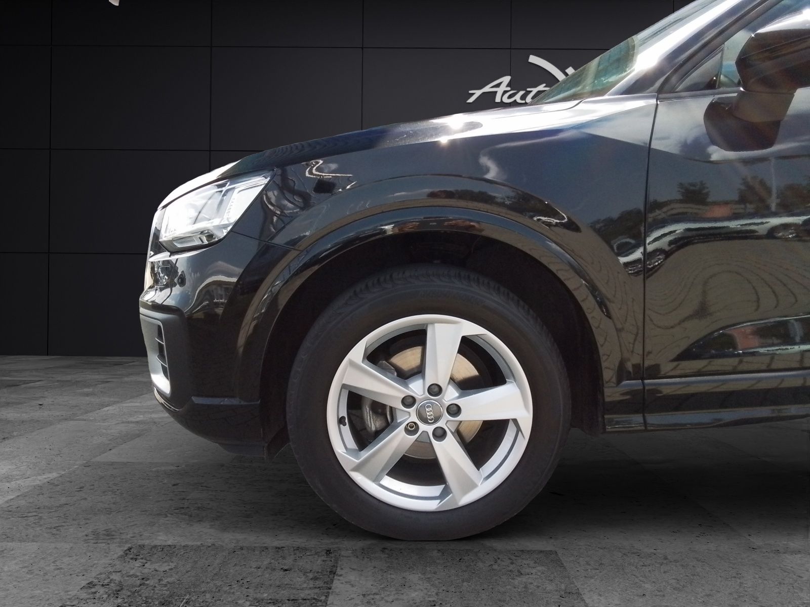 Fahrzeugabbildung Audi Q2 30 TFSI sport LED NAVI SOUND PDC SHZ LM