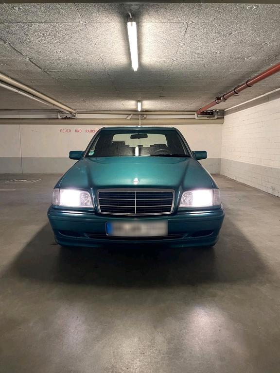 Mercedes-Benz C 180