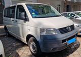 Volkswagen T5 Caravelle  9-Sitzer | AHK | Wenig KM - Volkswagen T5 Caravelle mit Diesel-Antrieb: Kleinbus