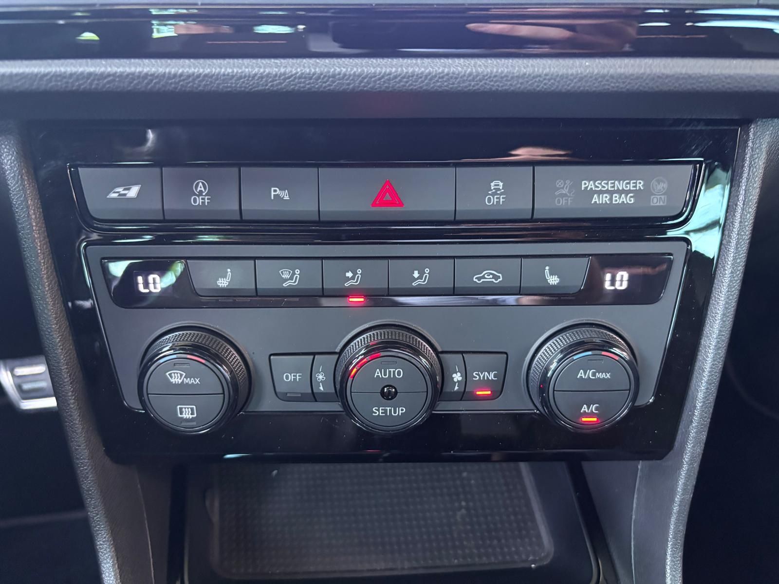 Fahrzeugabbildung SEAT Leon ST Cupra 300 Allrad KLIMA LED NAVI ALU