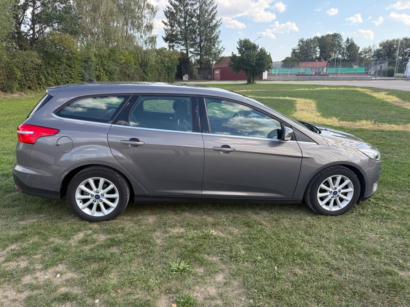Ford Focus Turnier Titanium TÜV 06/27*Fährt Schön