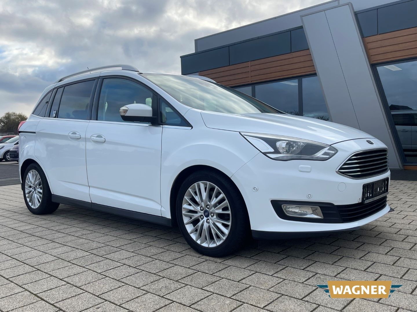 Fahrzeugabbildung Ford Grand C-Max Titanium 7-Sitzer Automatik