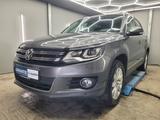 Volkswagen Tiguan Sport & Style 2.0 TDI *1.Hand* *Bi-Xenon*
