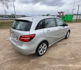 Mercedes-Benz B 180 d - - Mercedes-Benz B 180 mit Diesel-Antrieb: Silber