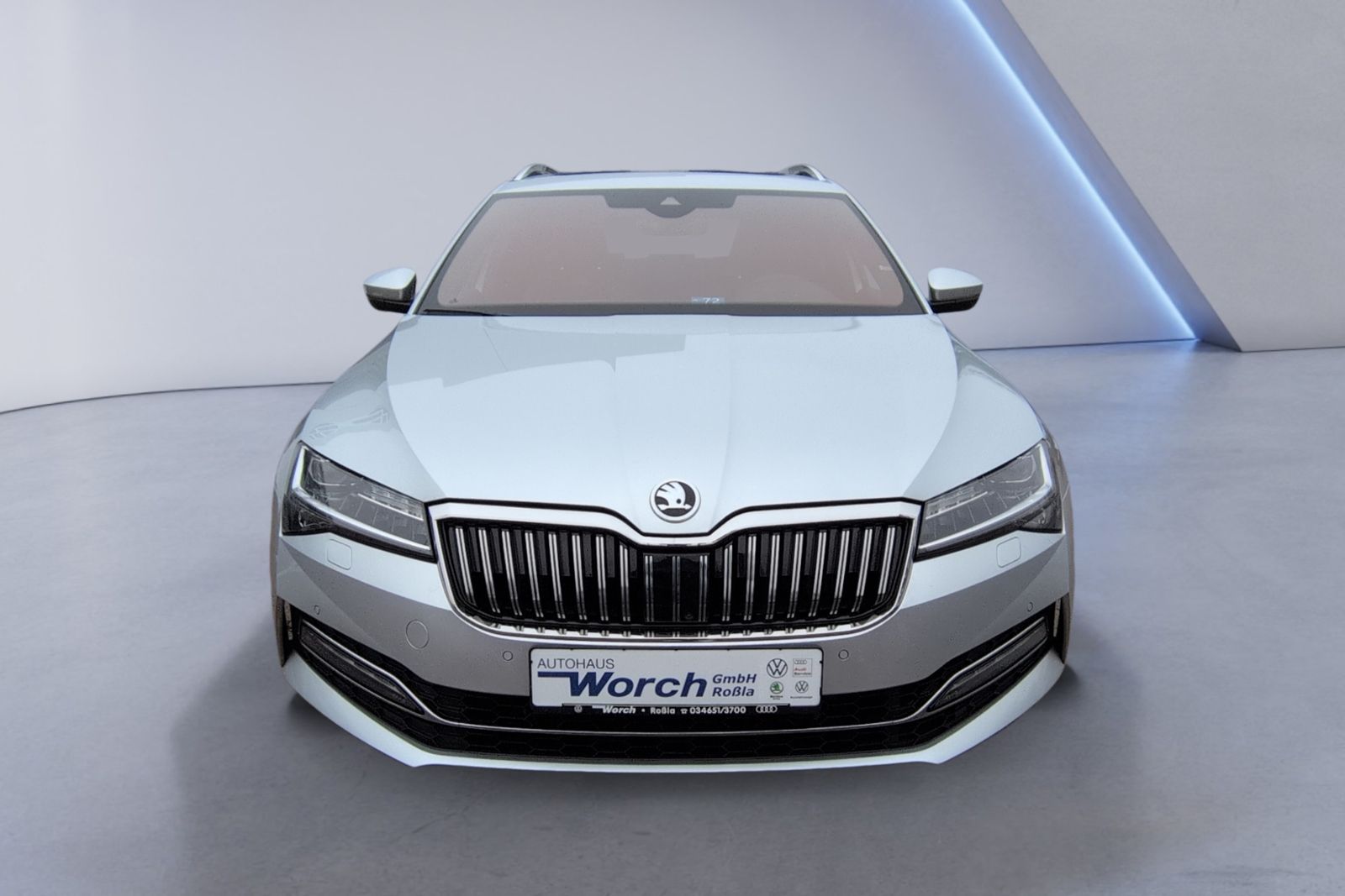 Superb Combi 2.0 TSI DSG 4x4 L&K STHZ+AHK