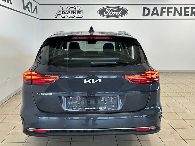Fahrzeugabbildung Kia Ceed_sw Vision SHZ LED Navi Tempomat DAB PDC