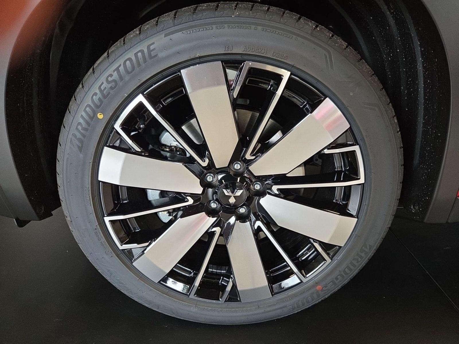 Mitsubishi Outlander Plug-in Hybrid Intro Edition *AHK*NAVI