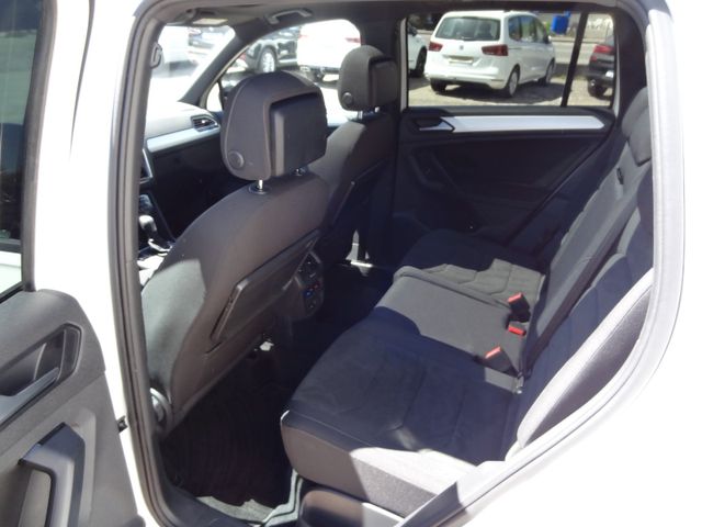 Fahrzeugabbildung Volkswagen Tiguan/R-Line/BlackStyle/Pano/2.Hd/Navi/20Zoll/