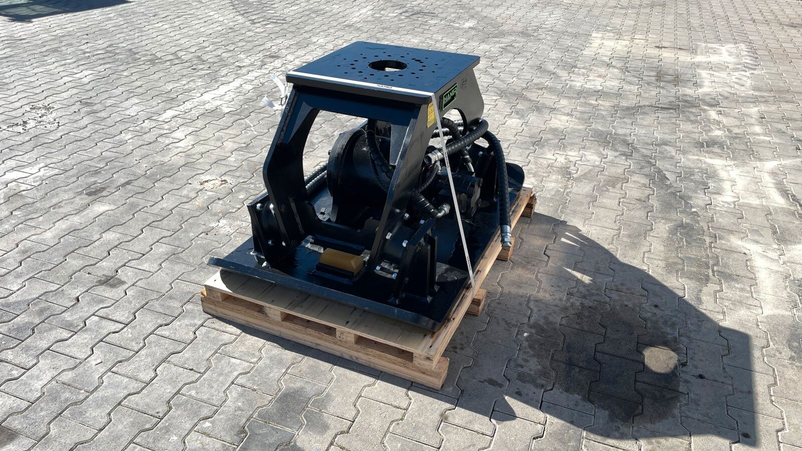 Fahrzeugabbildung BOMAG Haener HPC 1500A Rüttelplatte / Bodenverdichter