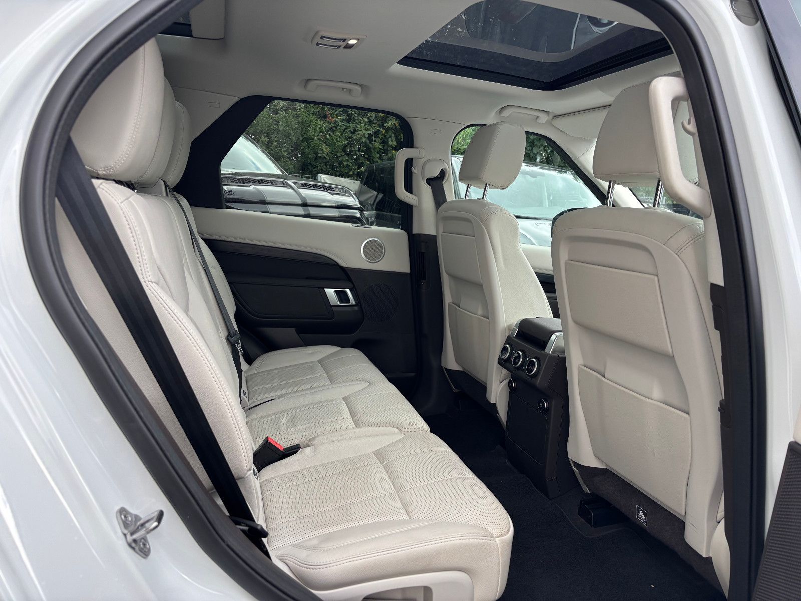 Fahrzeugabbildung Land Rover Discovery 5 HSE SDV6/7-SITZE/PANORAMA/EXCLUSIVE