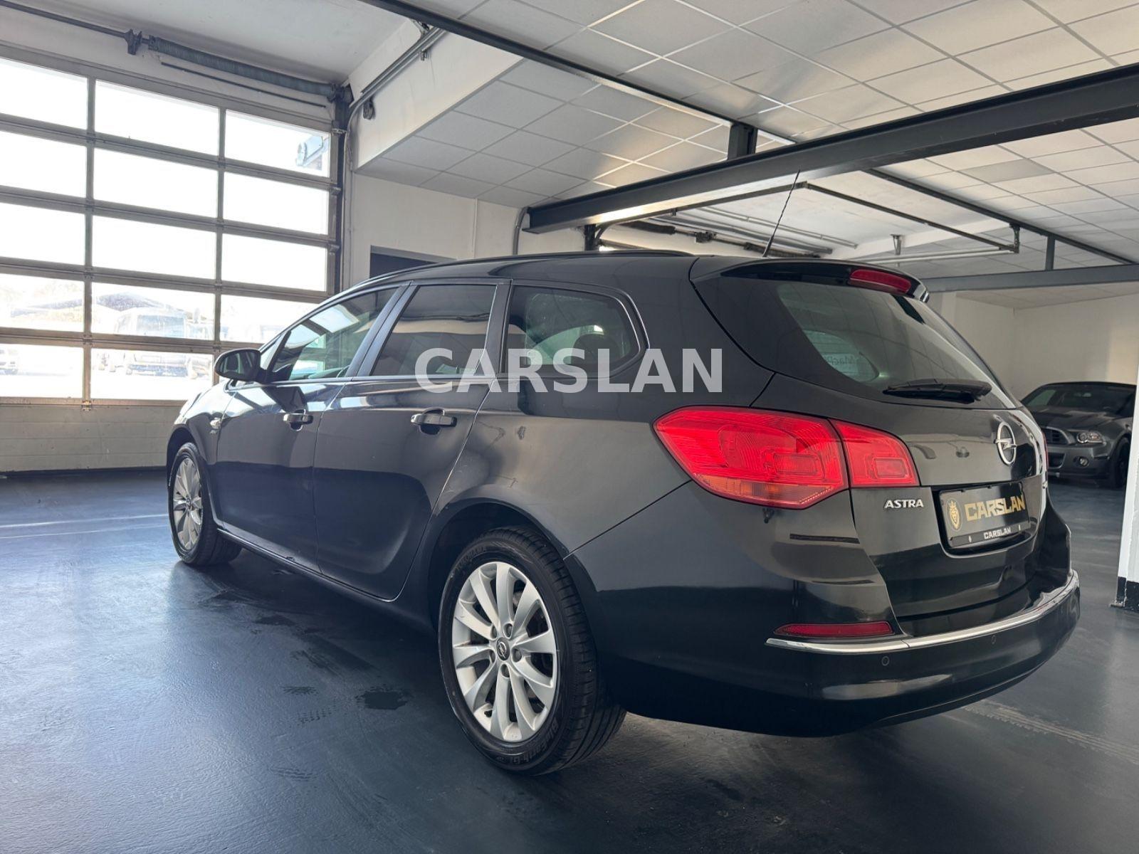 Opel Astra 2013 — photo 13